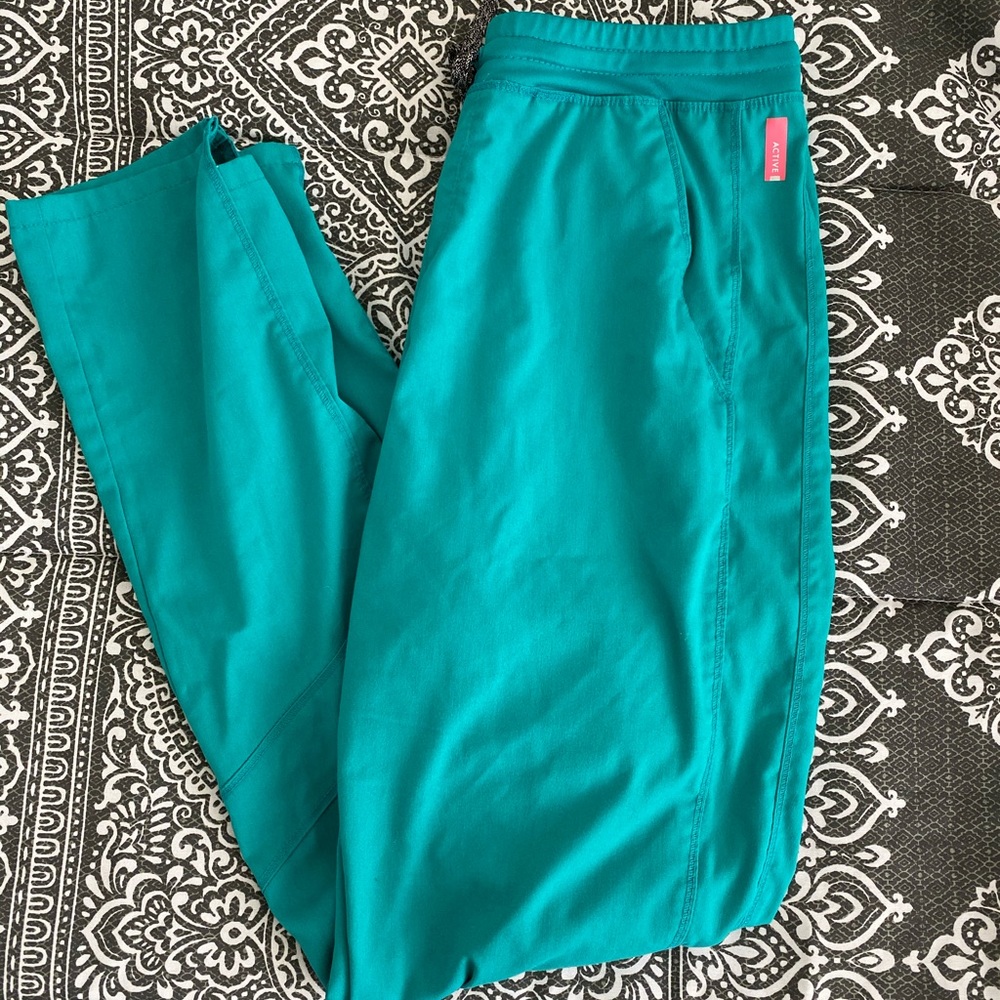 Scrub pants